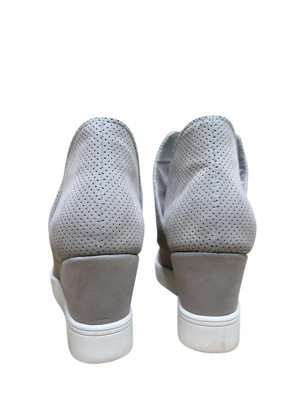 Mia Grey Wedge Sneaker Size 8.5